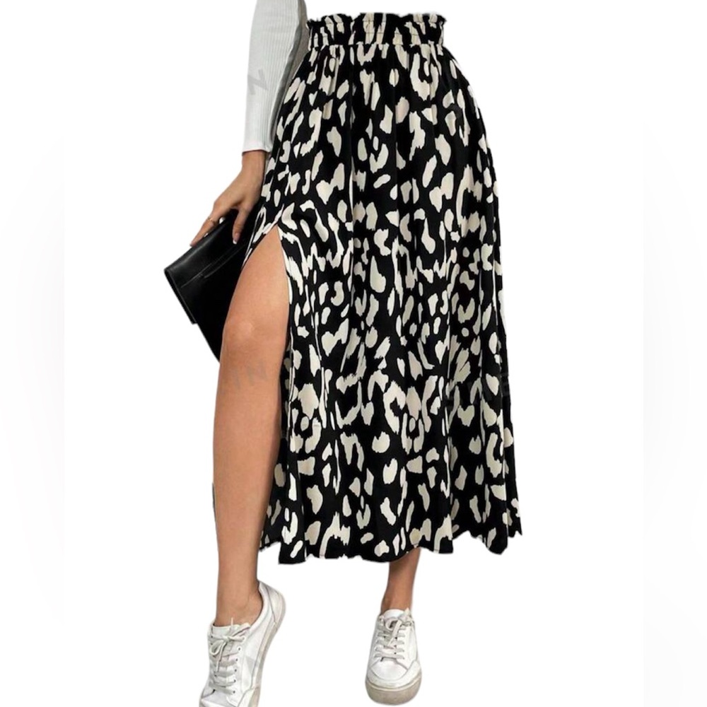 Stylish Black and White Women's Skirt